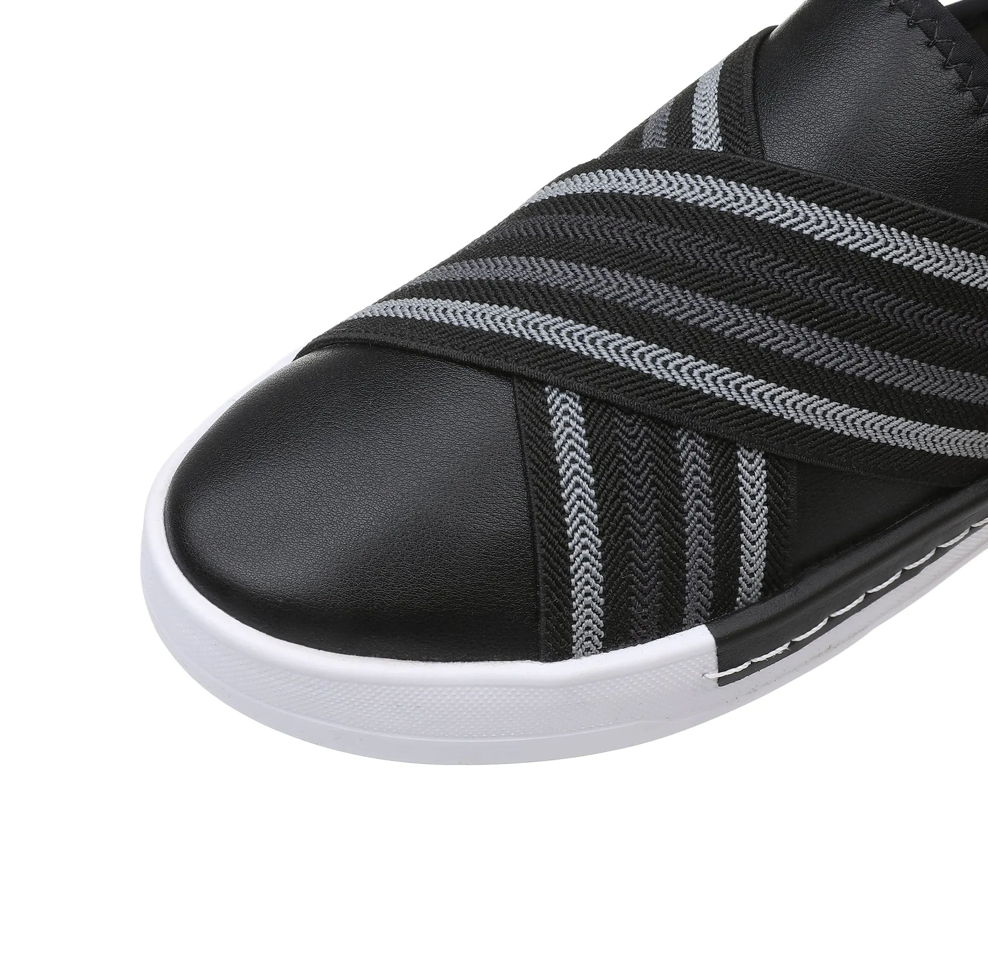 Smooth Glide Sneakers - Black (S007012)