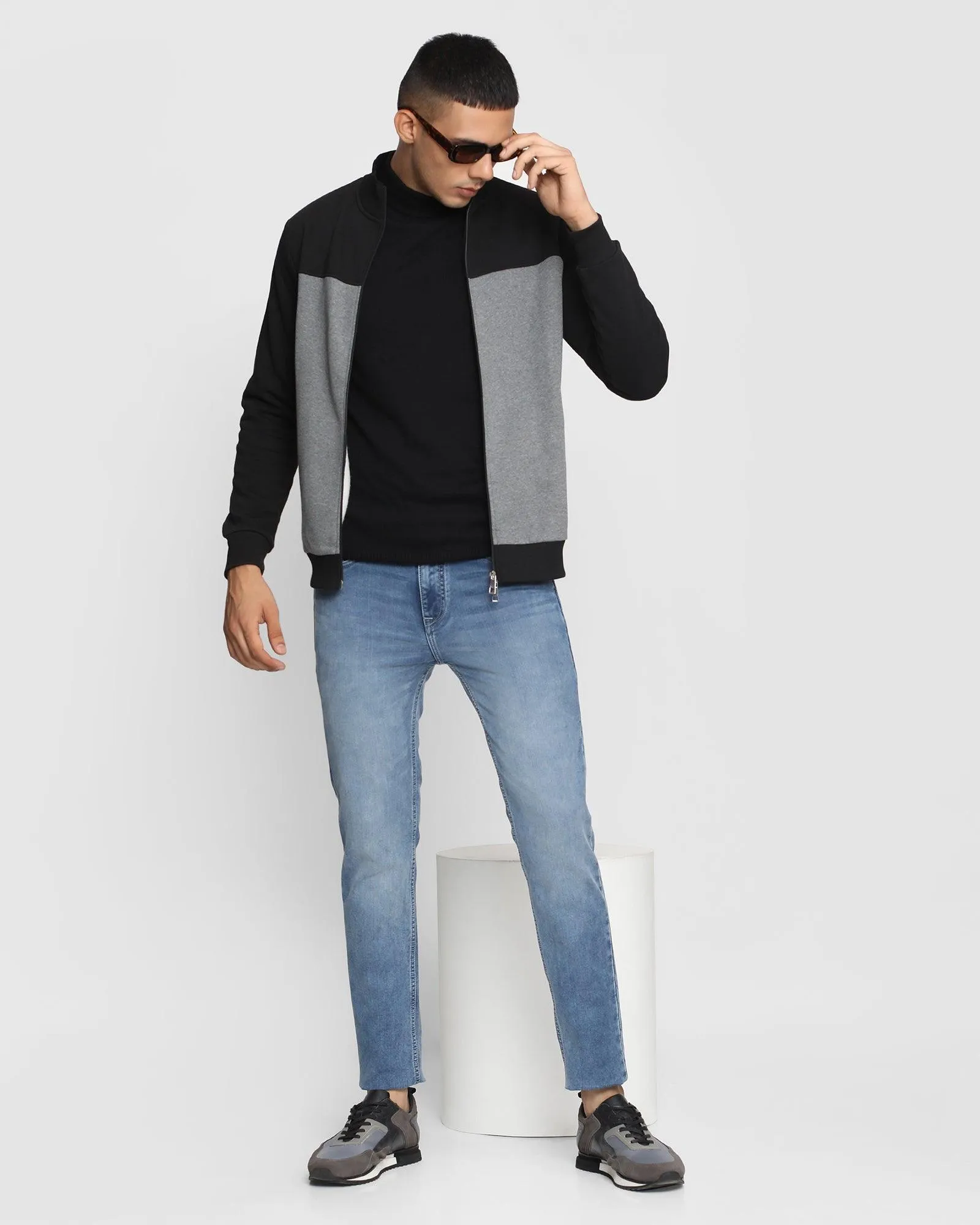 Stylized Collar Black Solid Sweatshirt - Drip