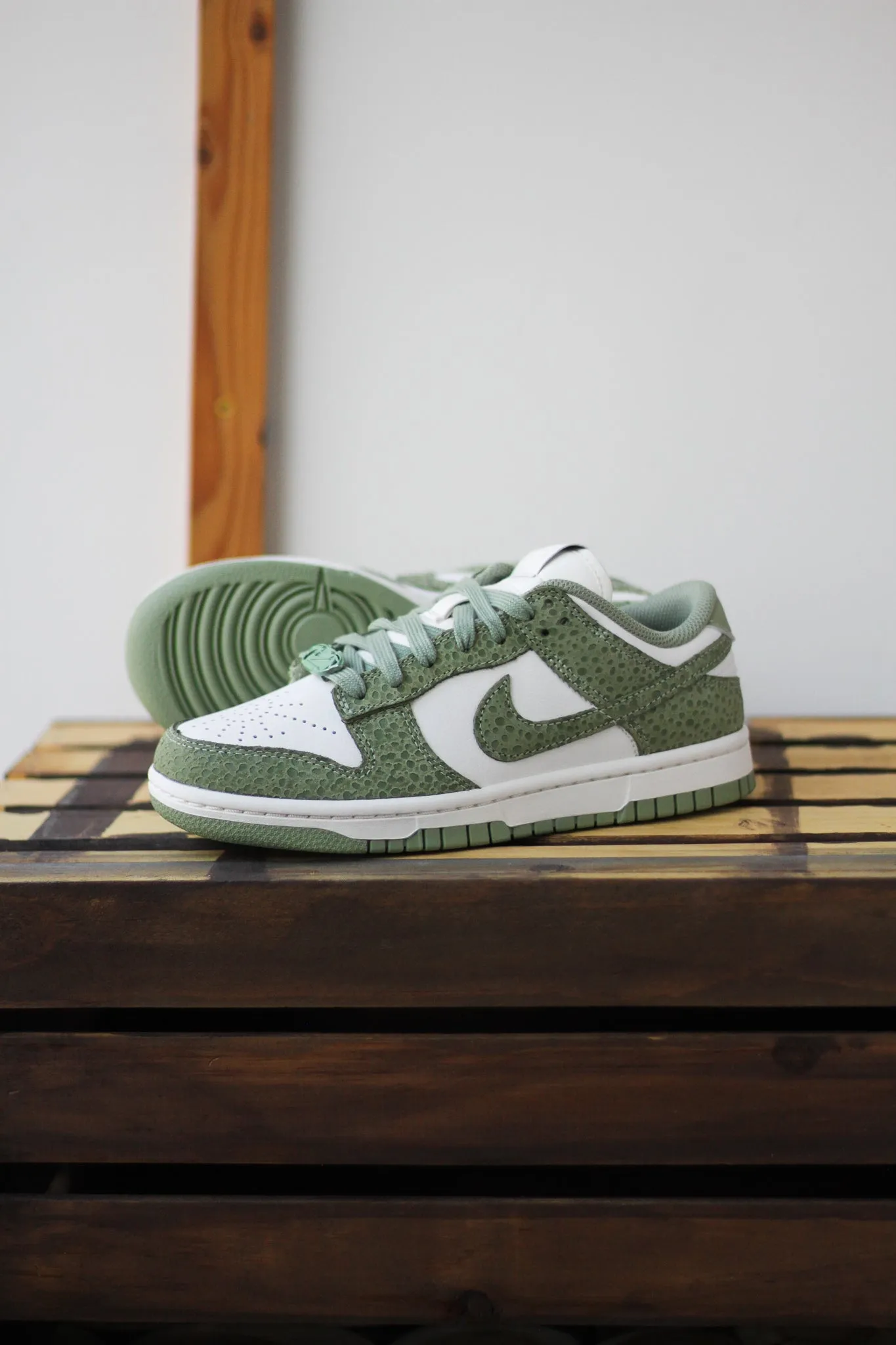 W DUNK LOW PRM "OIL GREEN"